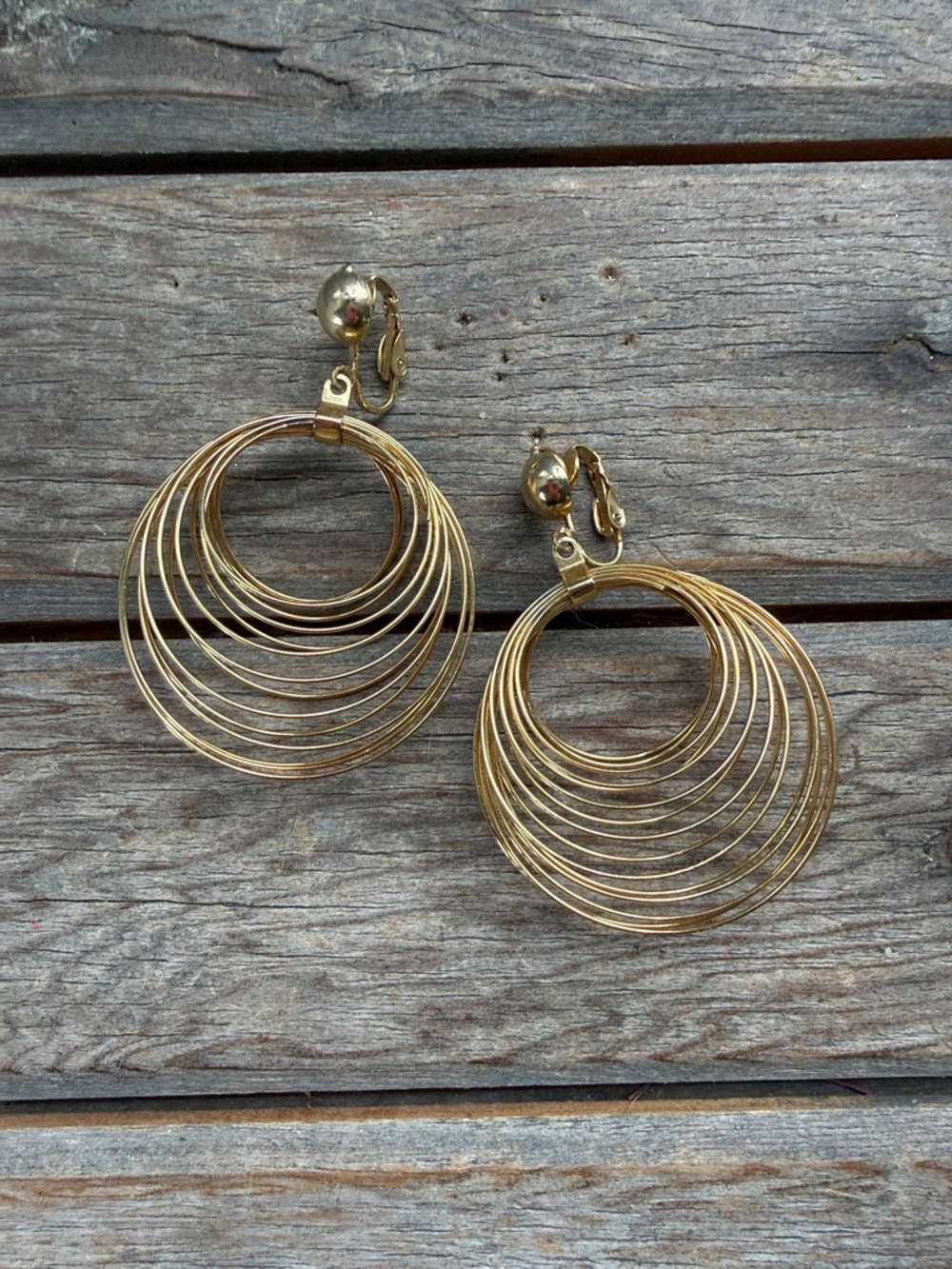Vintage Gold Multi-Hoop Clip-On Earrings - Elegant Layered Circles